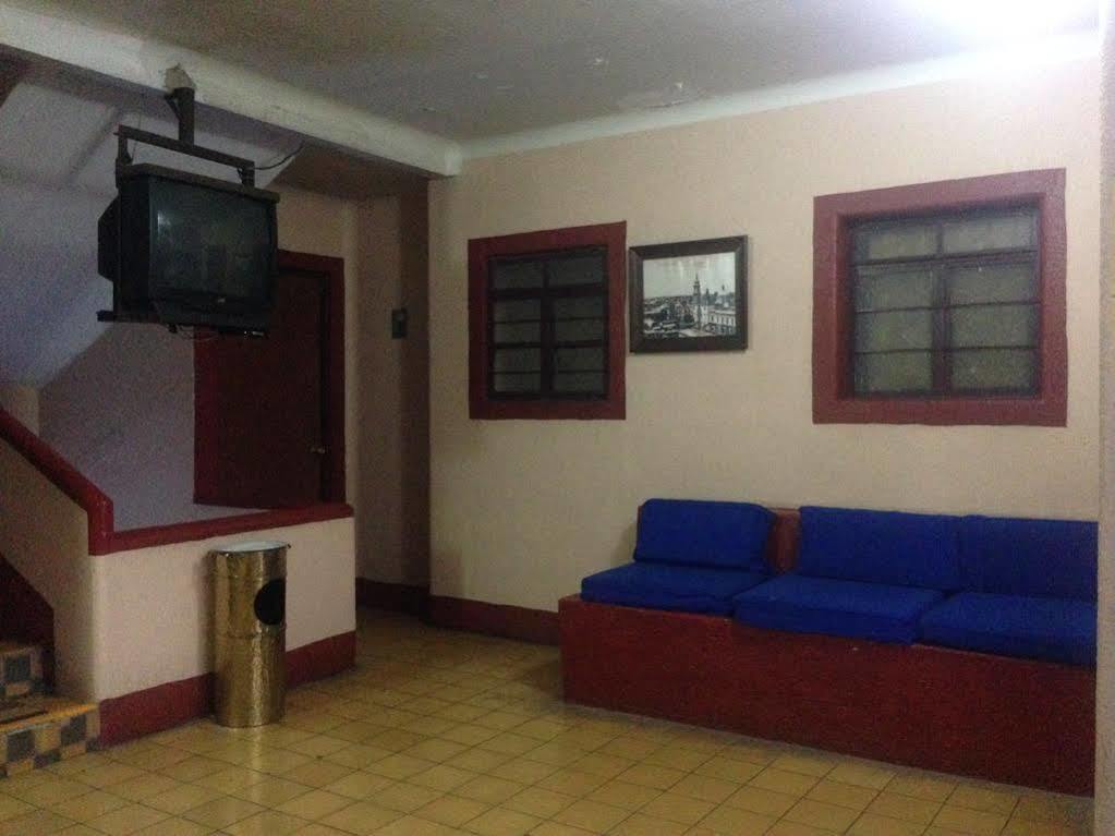 Hotel Gallo Rubio กัวดาลาฮารา ภายนอก รูปภาพ