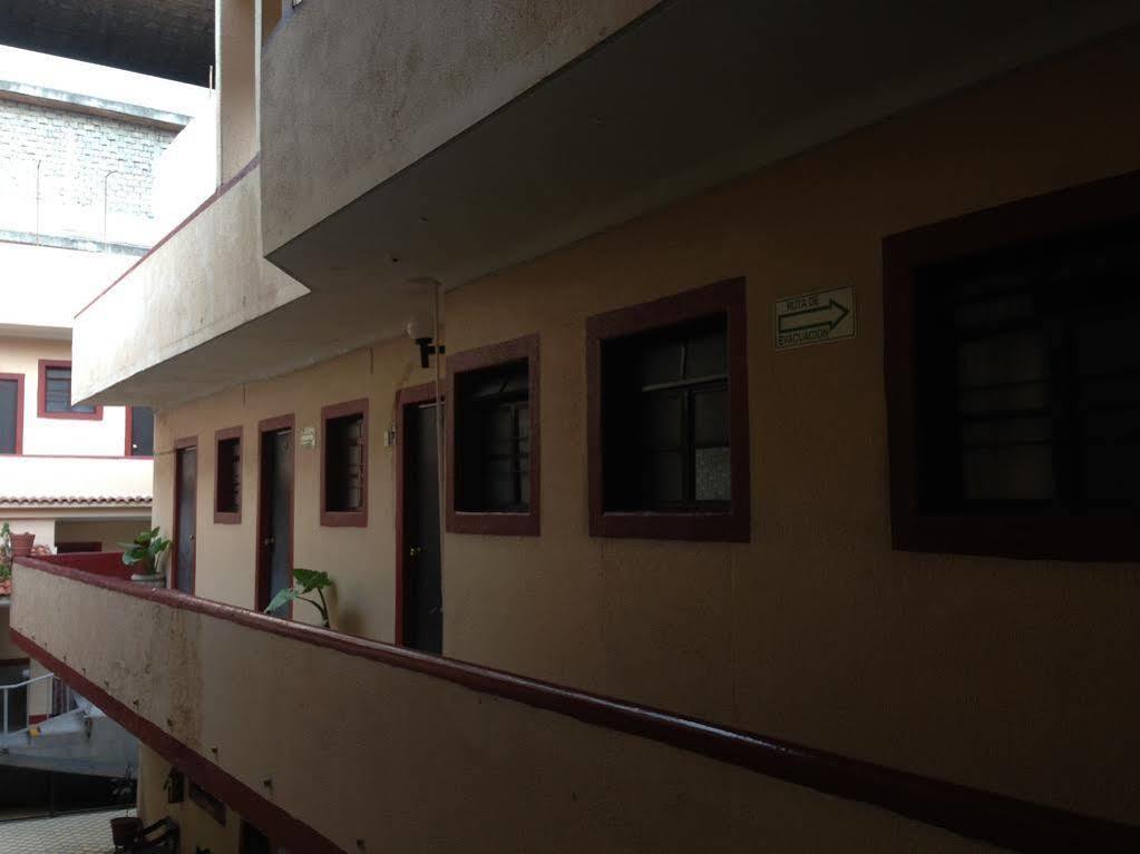 Hotel Gallo Rubio กัวดาลาฮารา ภายนอก รูปภาพ