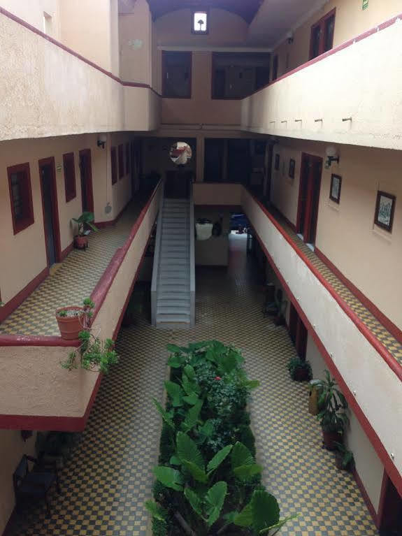 Hotel Gallo Rubio กัวดาลาฮารา ภายนอก รูปภาพ